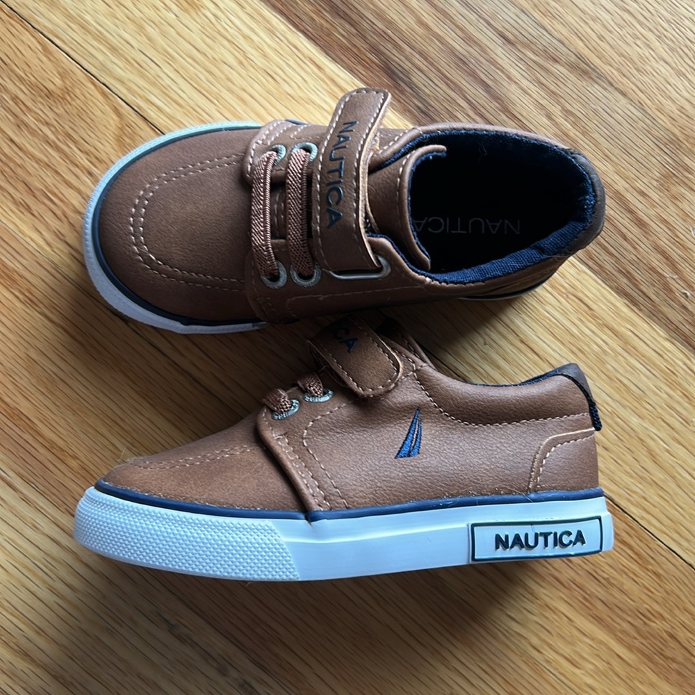 Nautica Sneakers - Picture 2 of 4